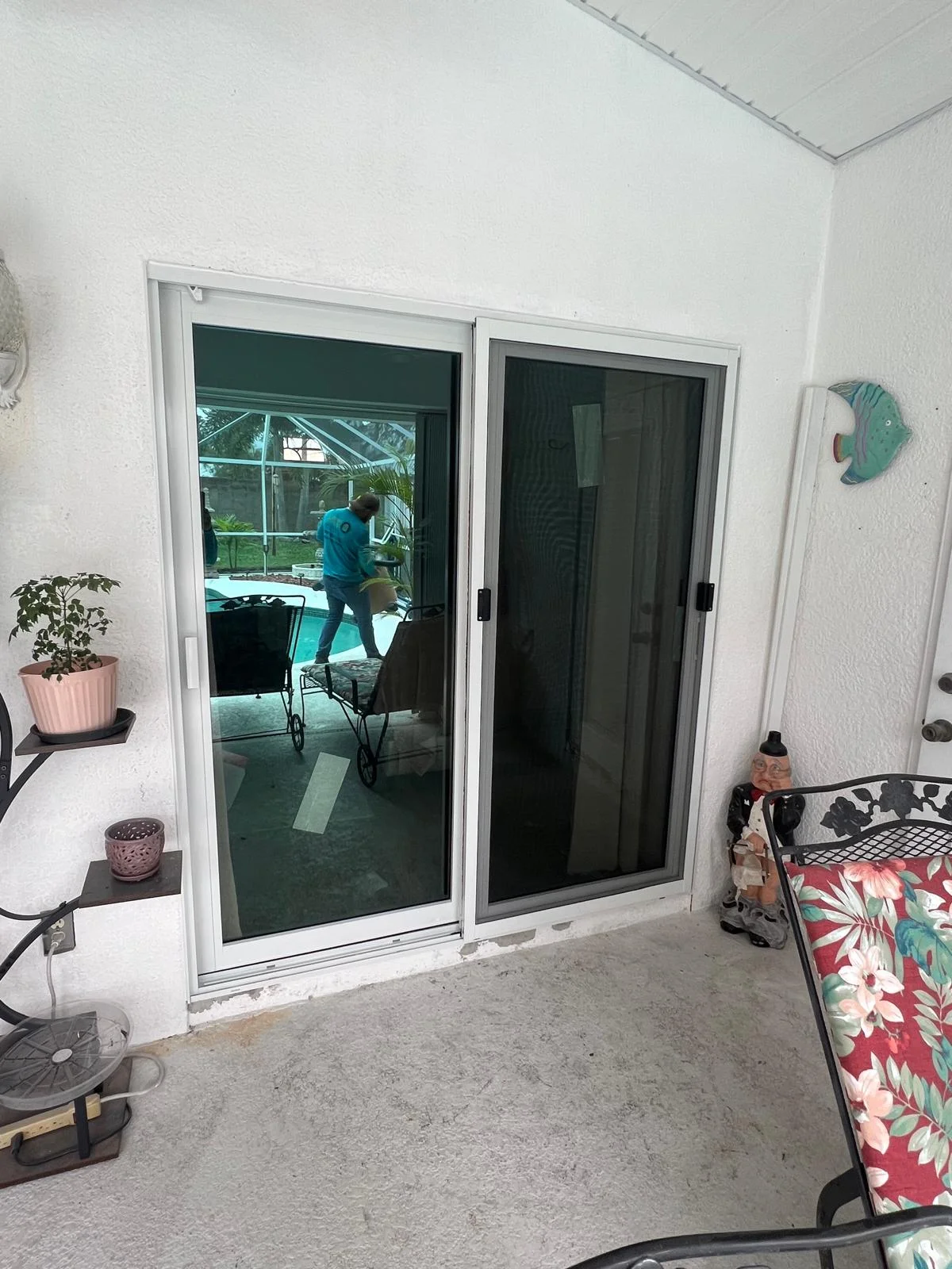 Sliding Door with Screen